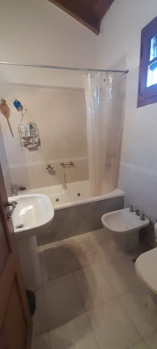 Villa Serrana con pileta y amplio parque