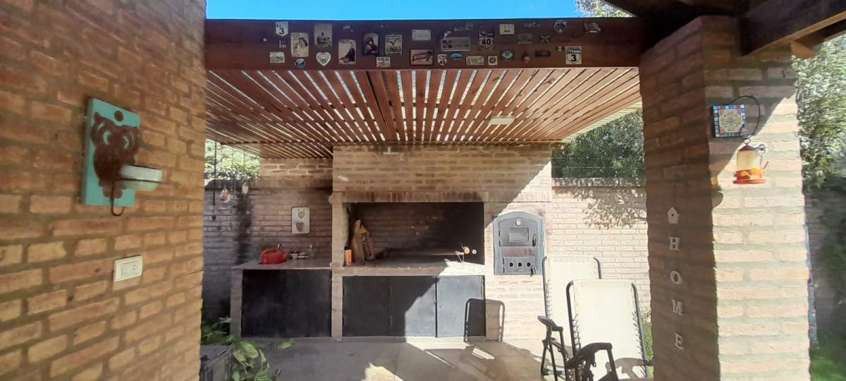 Villa Serrana con pileta y amplio parque