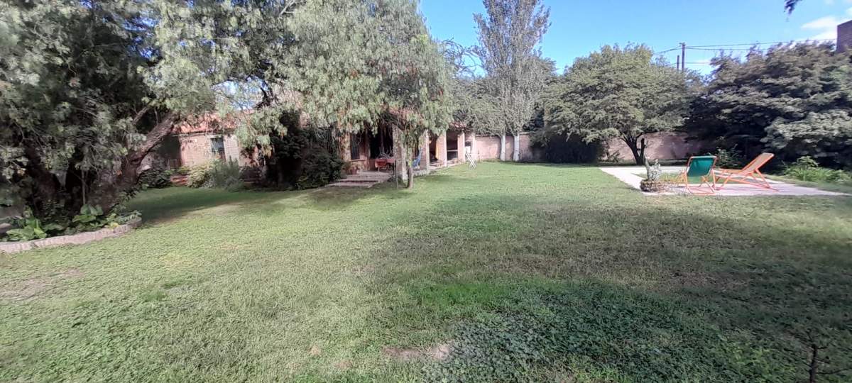 Villa Serrana con pileta y amplio parque