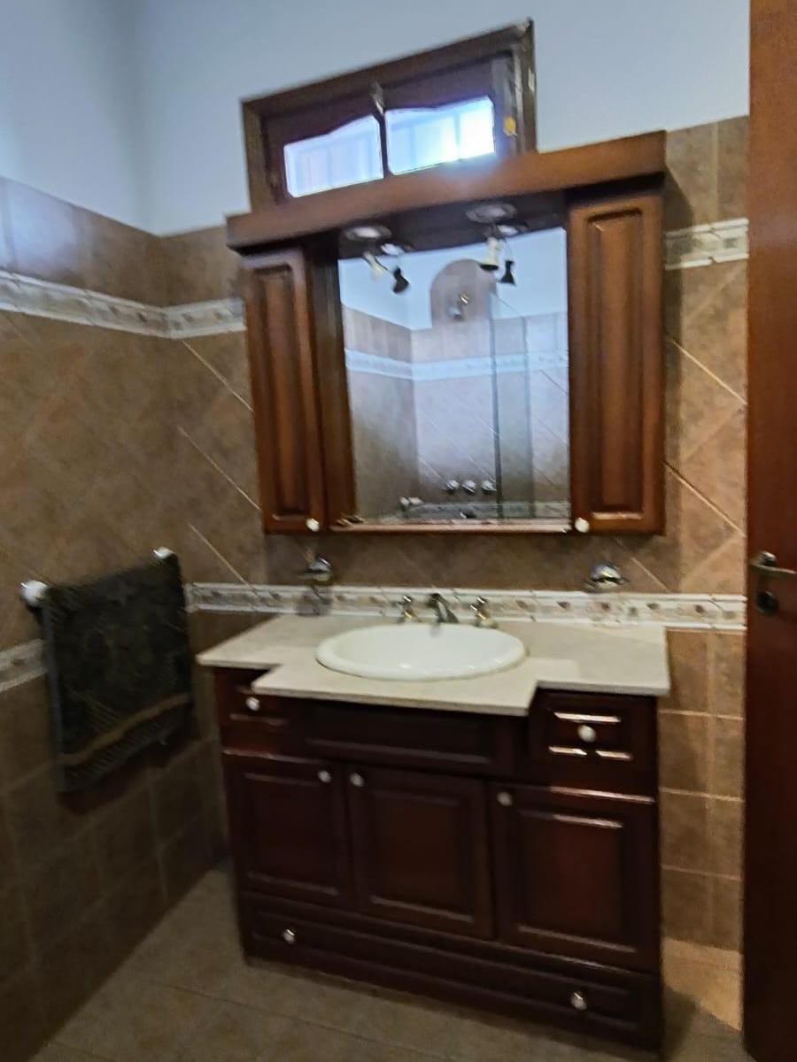 Colon: Asturias al 1800 casa de 3 dor muy buen estado