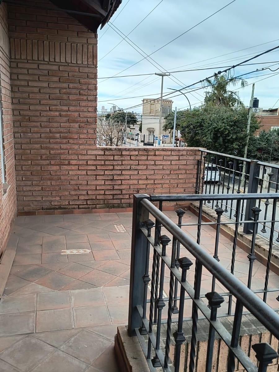 Colon: Asturias al 1800 casa de 3 dor muy buen estado