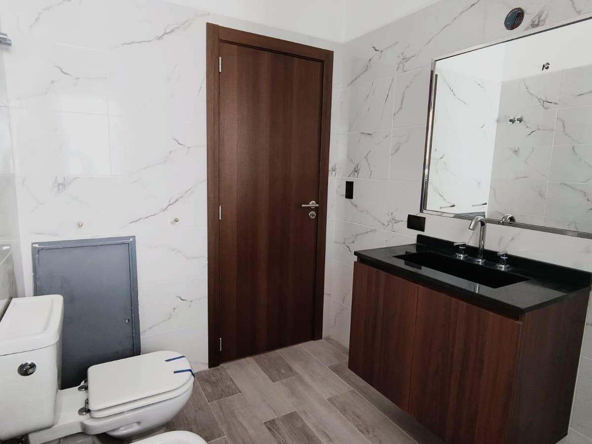 ARGUELLO: ZONA COLEGIOS 3 DOR C PILETA COCHERA TRIPLE CASA AMPLIA