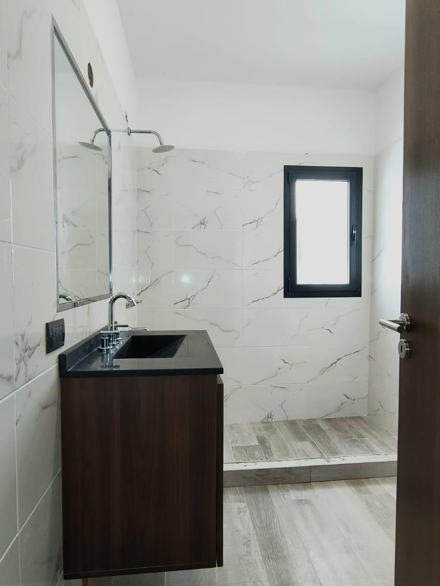 ARGUELLO: ZONA COLEGIOS 3 DOR C PILETA COCHERA TRIPLE CASA AMPLIA