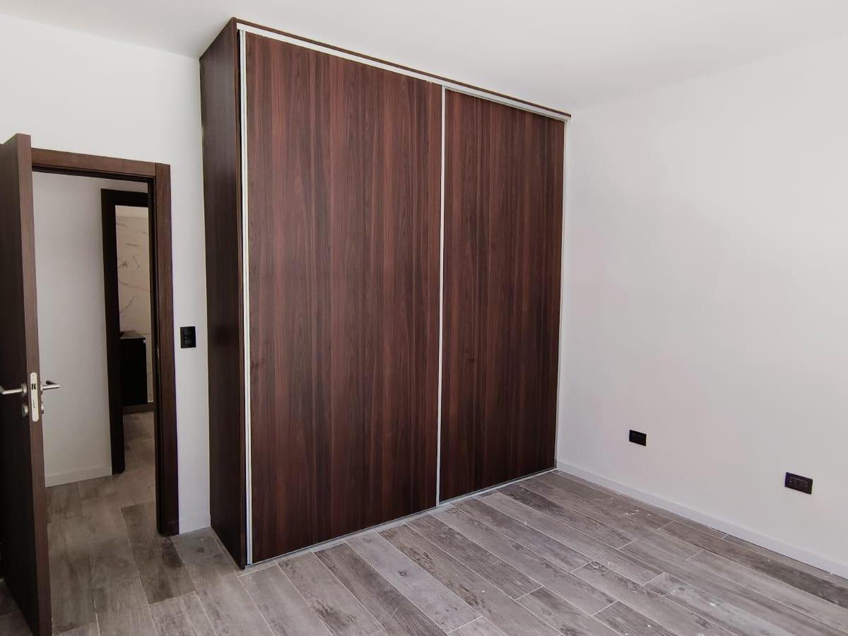 ARGUELLO: ZONA COLEGIOS 3 DOR C PILETA COCHERA TRIPLE CASA AMPLIA