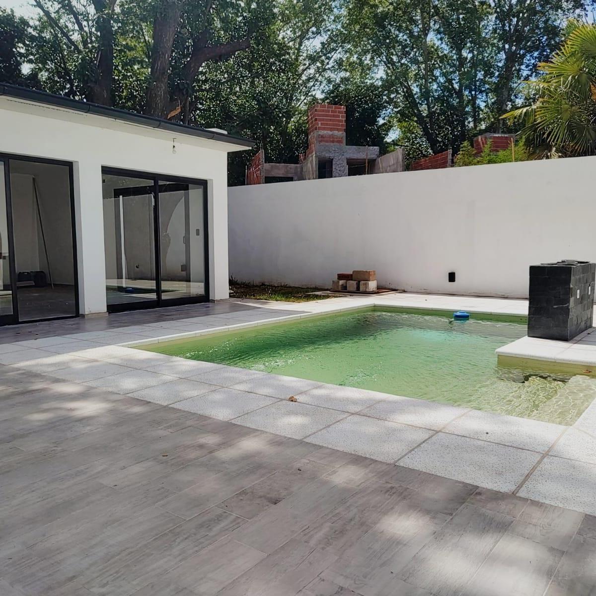 ARGUELLO: ZONA COLEGIOS 3 DOR C PILETA COCHERA TRIPLE CASA AMPLIA