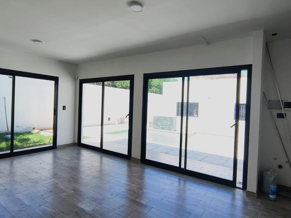 ARGUELLO: ZONA COLEGIOS 3 DOR C PILETA COCHERA TRIPLE CASA AMPLIA