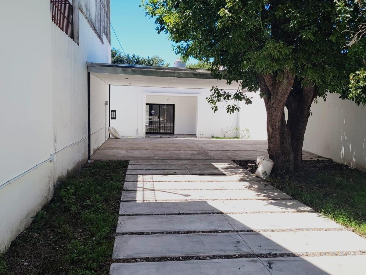 ARGUELLO: ZONA COLEGIOS 3 DOR C PILETA COCHERA TRIPLE CASA AMPLIA