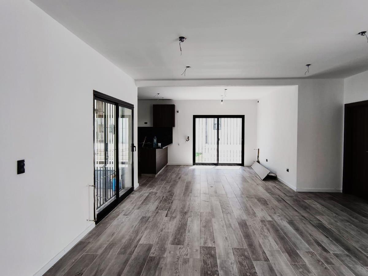 ARGUELLO: ZONA COLEGIOS 3 DOR C PILETA COCHERA TRIPLE CASA AMPLIA