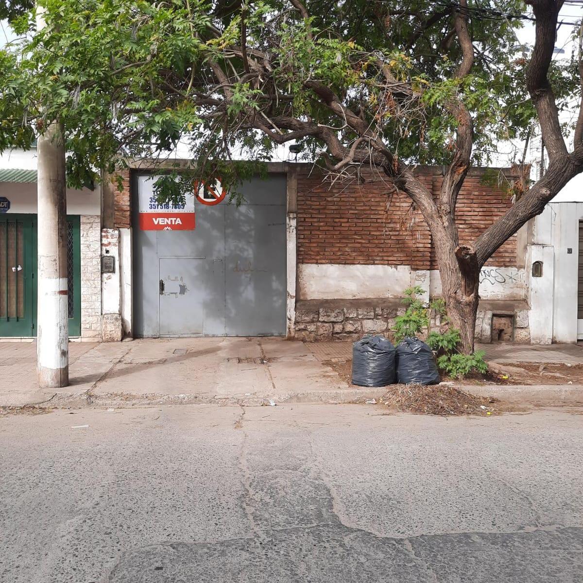 ALBERDI: DR. SILVESTRE REMONDA AL 100  LOTE DE 640 M2 APTO PARA CONSTRUIR 1900 M2