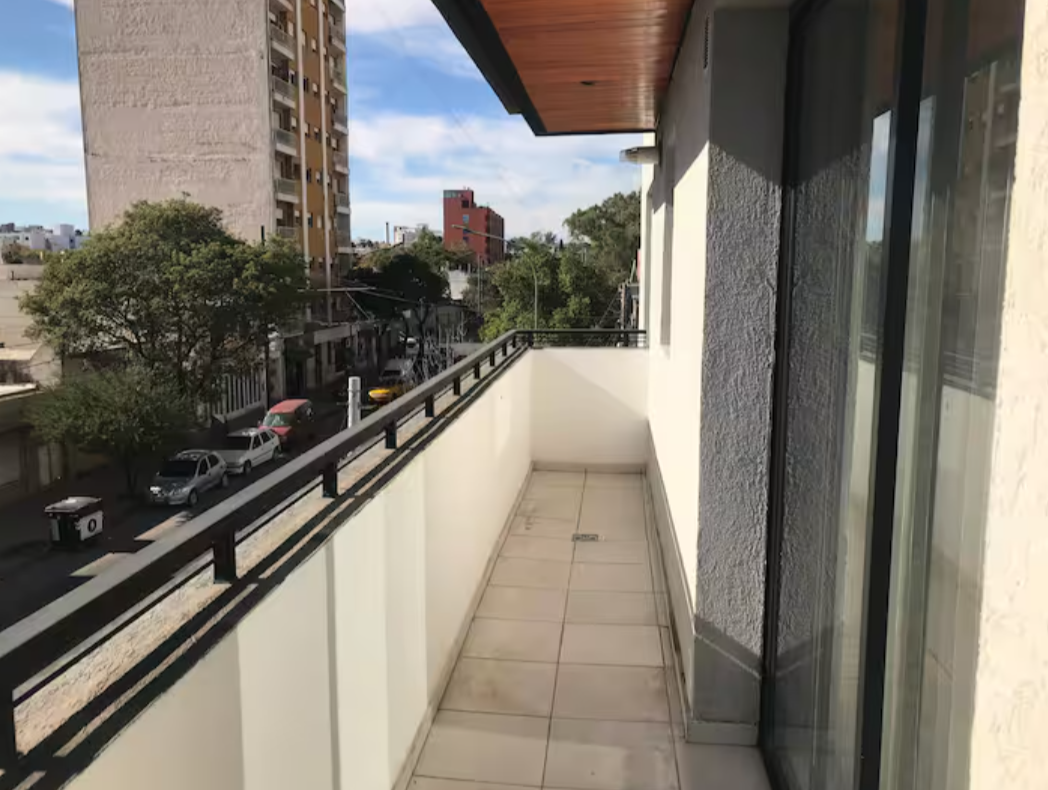 VENTA - DEPARTAMENTO AMOBLADO EN BARRIO GENERAL PAZ CON ESCRITURA