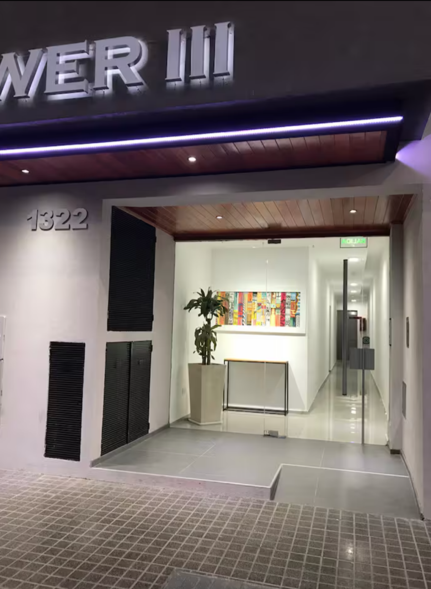 VENTA - DEPARTAMENTO AMOBLADO EN BARRIO GENERAL PAZ CON ESCRITURA