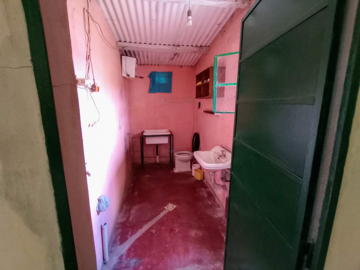 OPORTUNIDAD! SE VENDE CASONA EN CORONEL BAIGORRIA, 3 DORMITORIOS