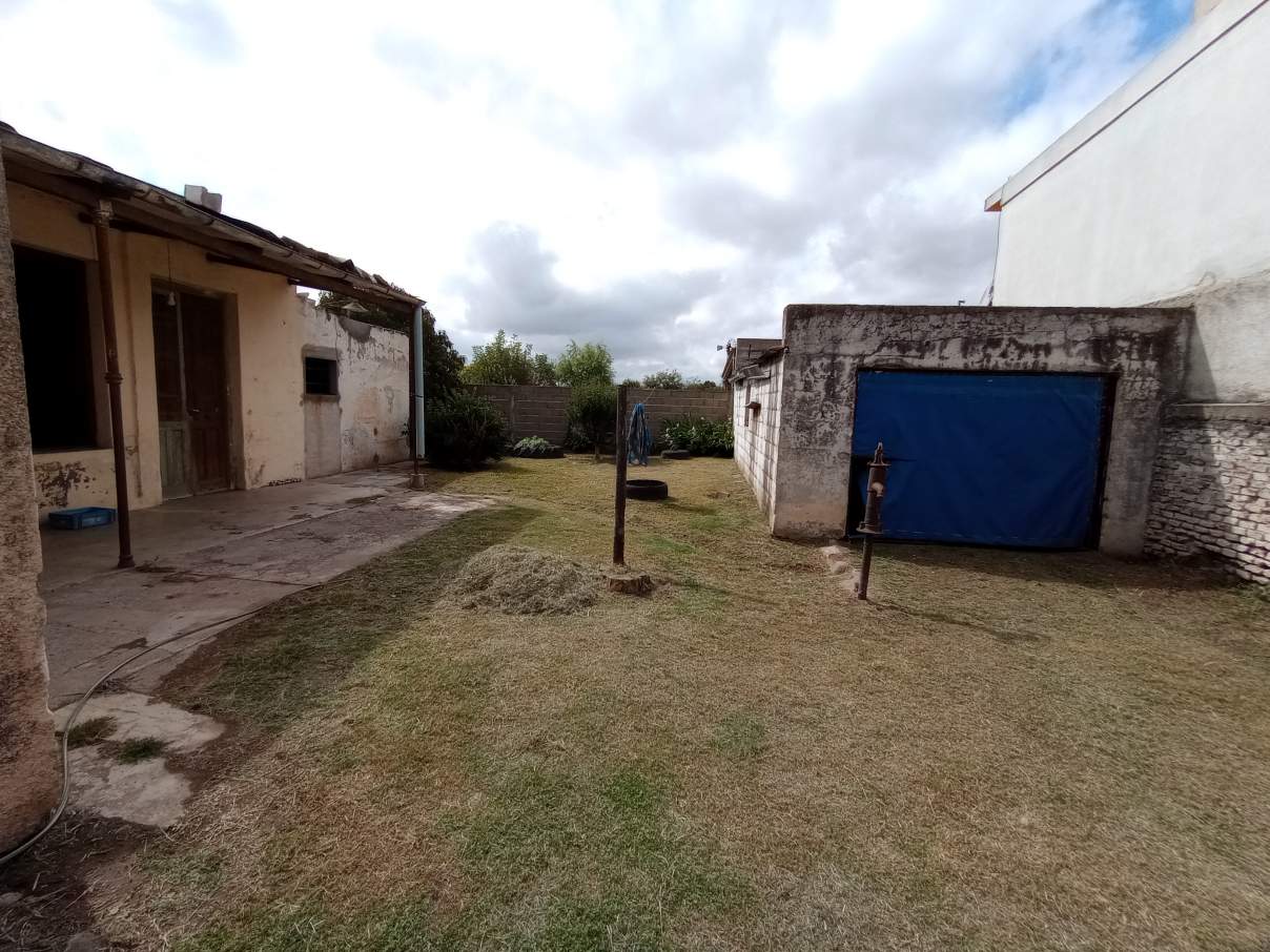 OPORTUNIDAD! SE VENDE CASONA EN CORONEL BAIGORRIA, 3 DORMITORIOS