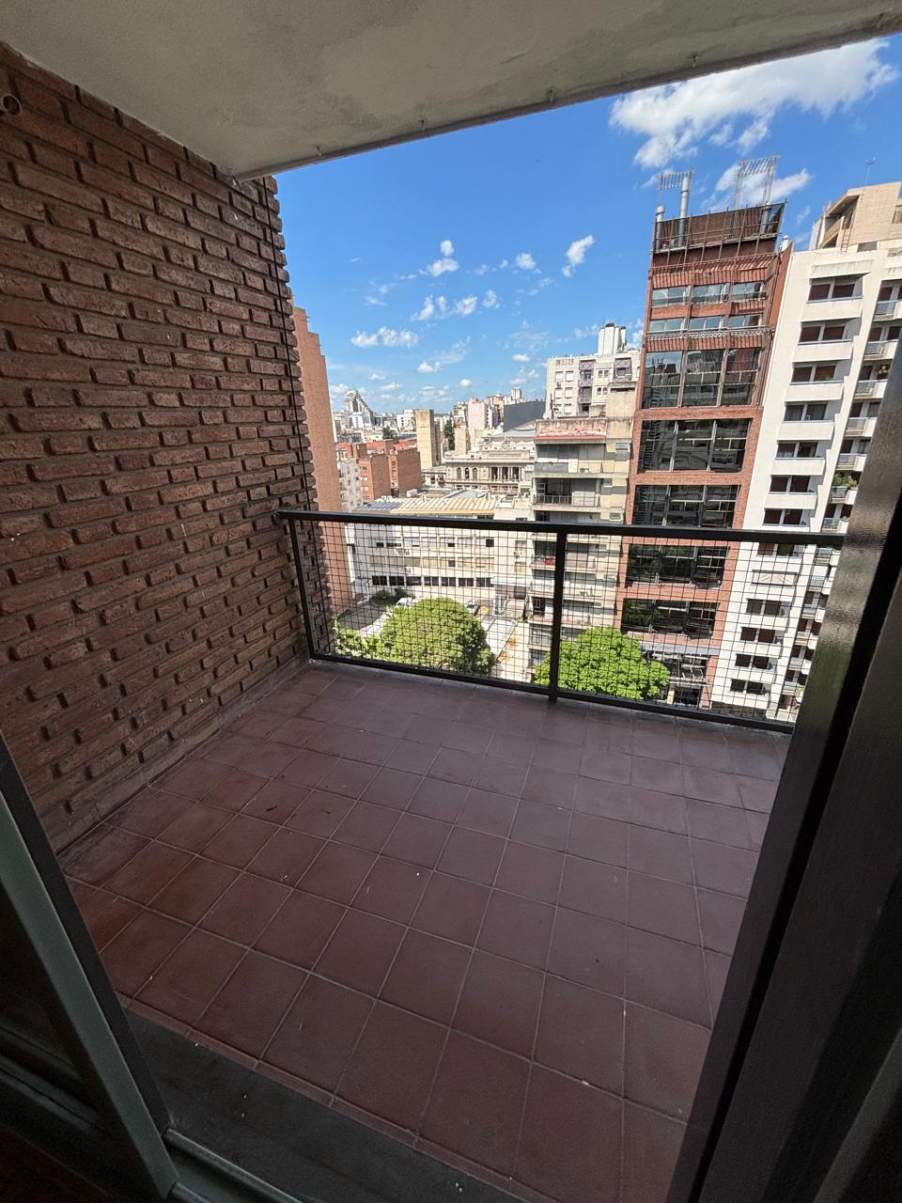Se vende en excelente estado, dos dormitorios, a metros del Patio Olmos
