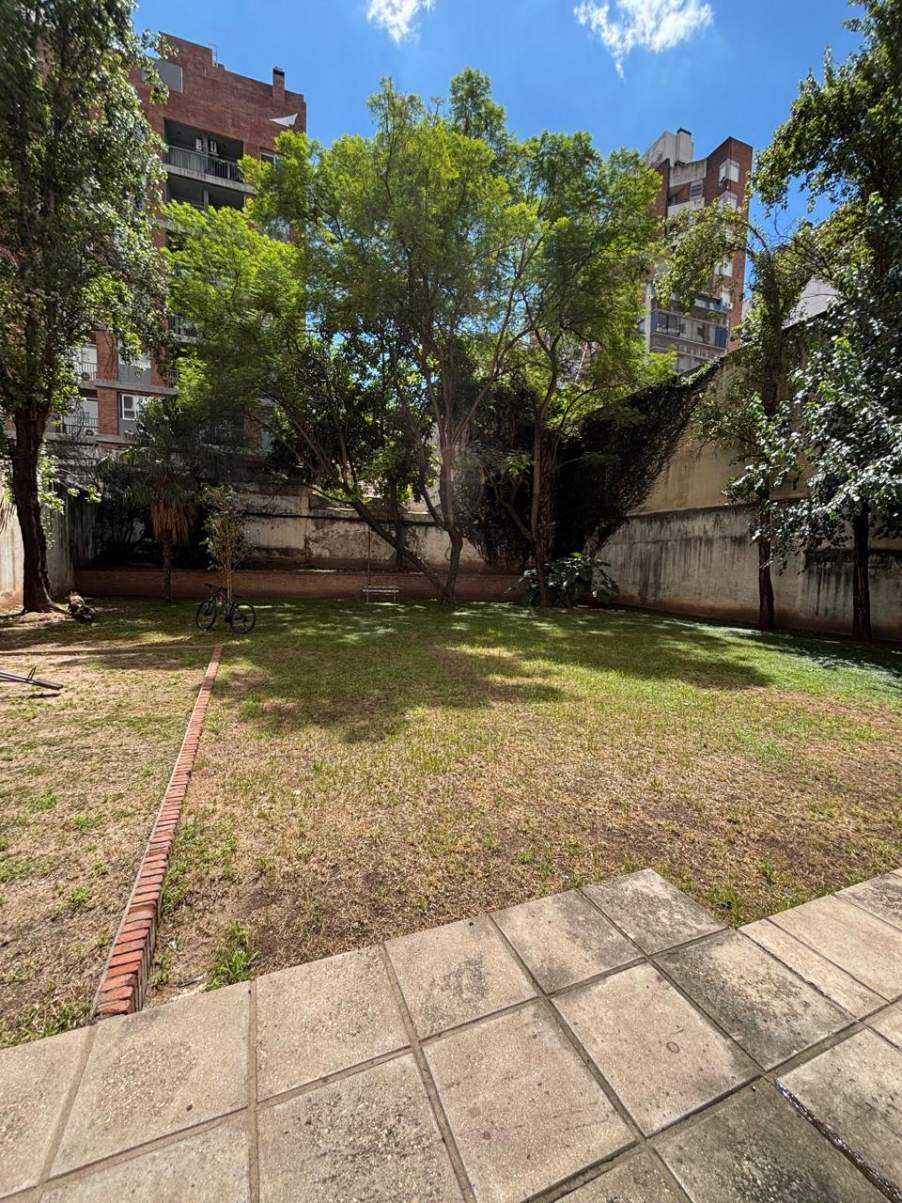 Se vende en excelente estado, dos dormitorios, a metros del Patio Olmos