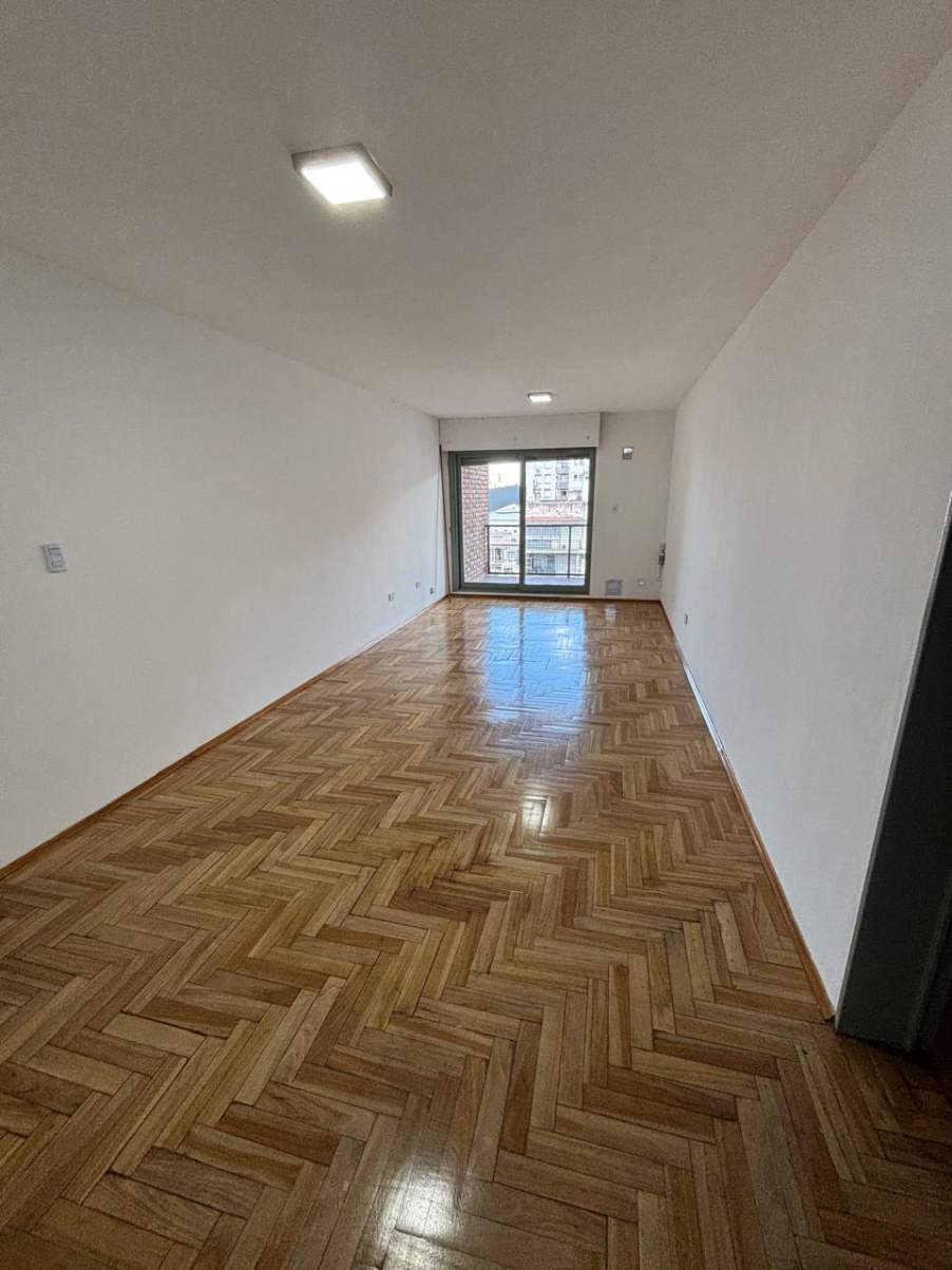 Se vende en excelente estado, dos dormitorios, a metros del Patio Olmos