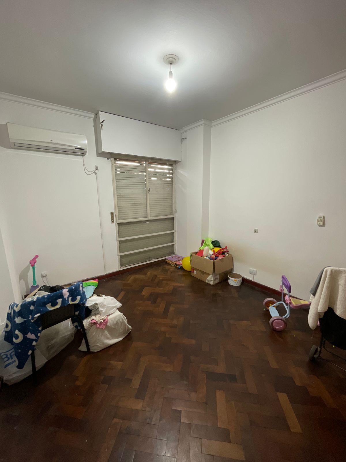 Amplio Depto De 3 Dormitorios Centro De Córdoba