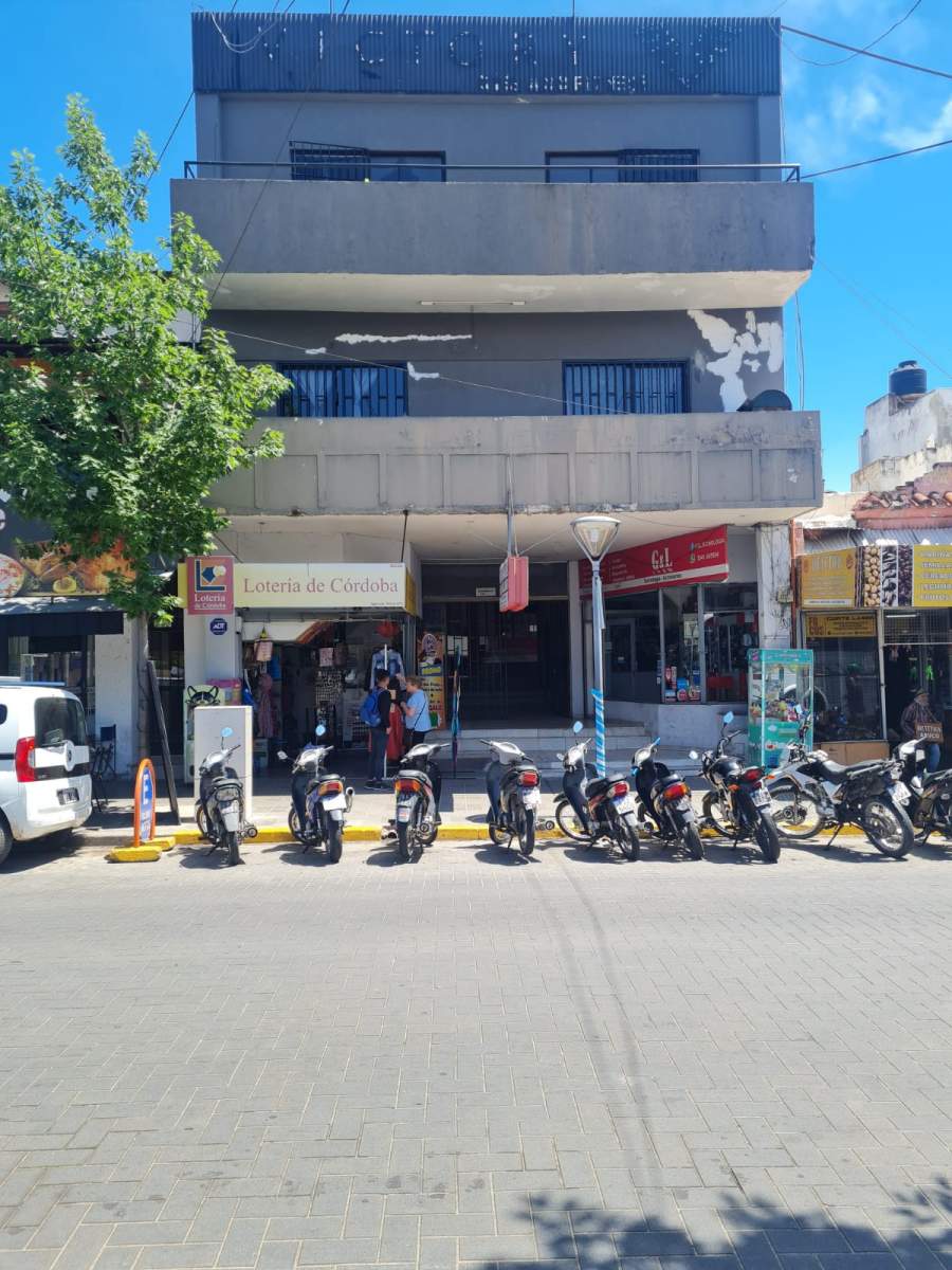 VENDO LOCAL EN CENTRO VIEJO DE CARLOS PAZ