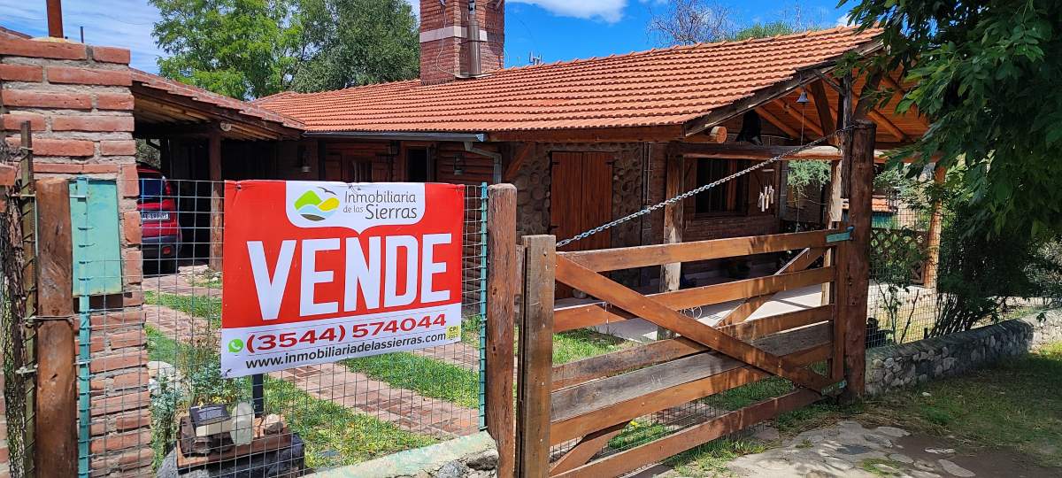 CASA DE DOS DORMITORIOS CON PILETA EN ARROYO DE LOS PATOS