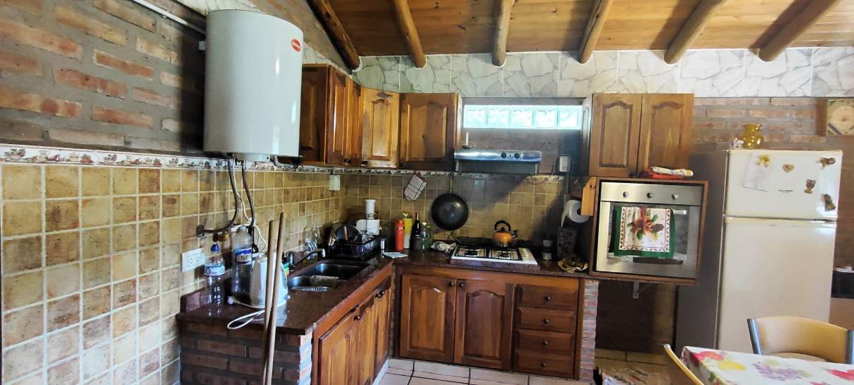 CASA DE DOS DORMITORIOS CON PILETA EN ARROYO DE LOS PATOS