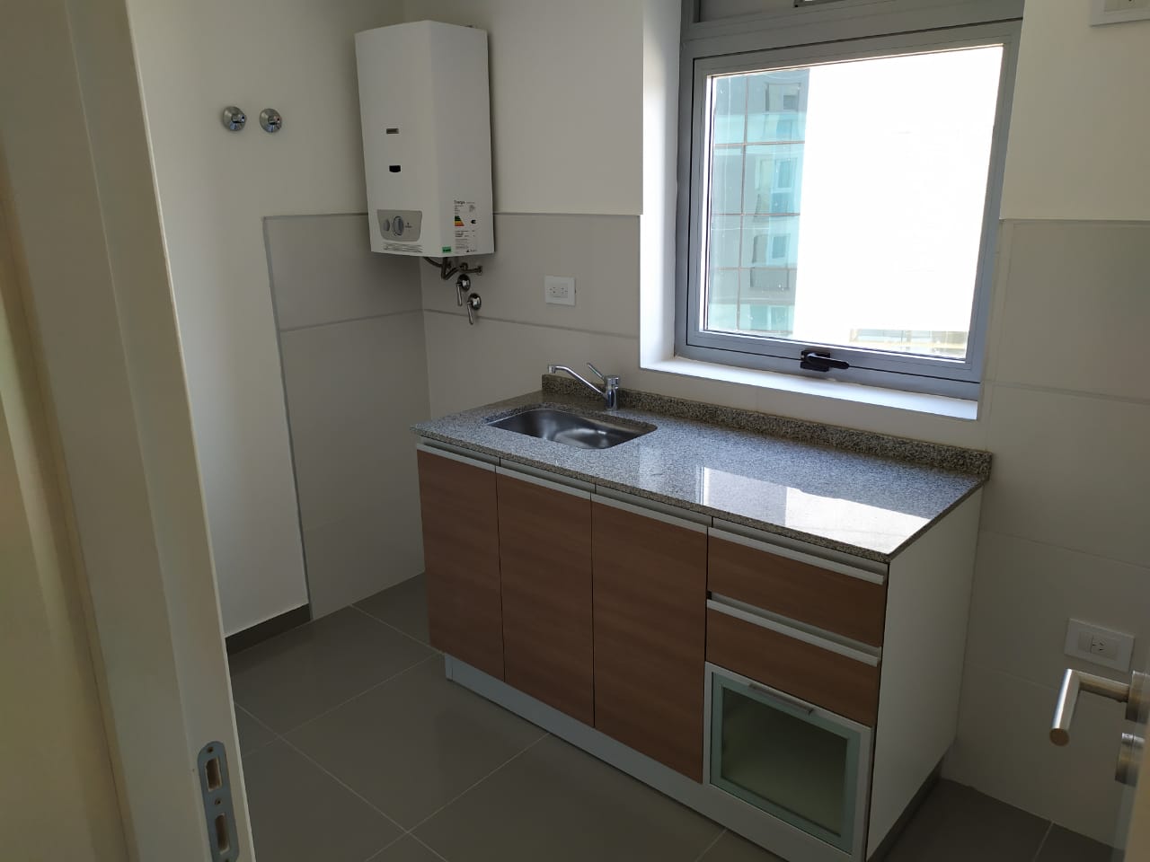 Alquiler depto 1 dorm CCOCHERA -
