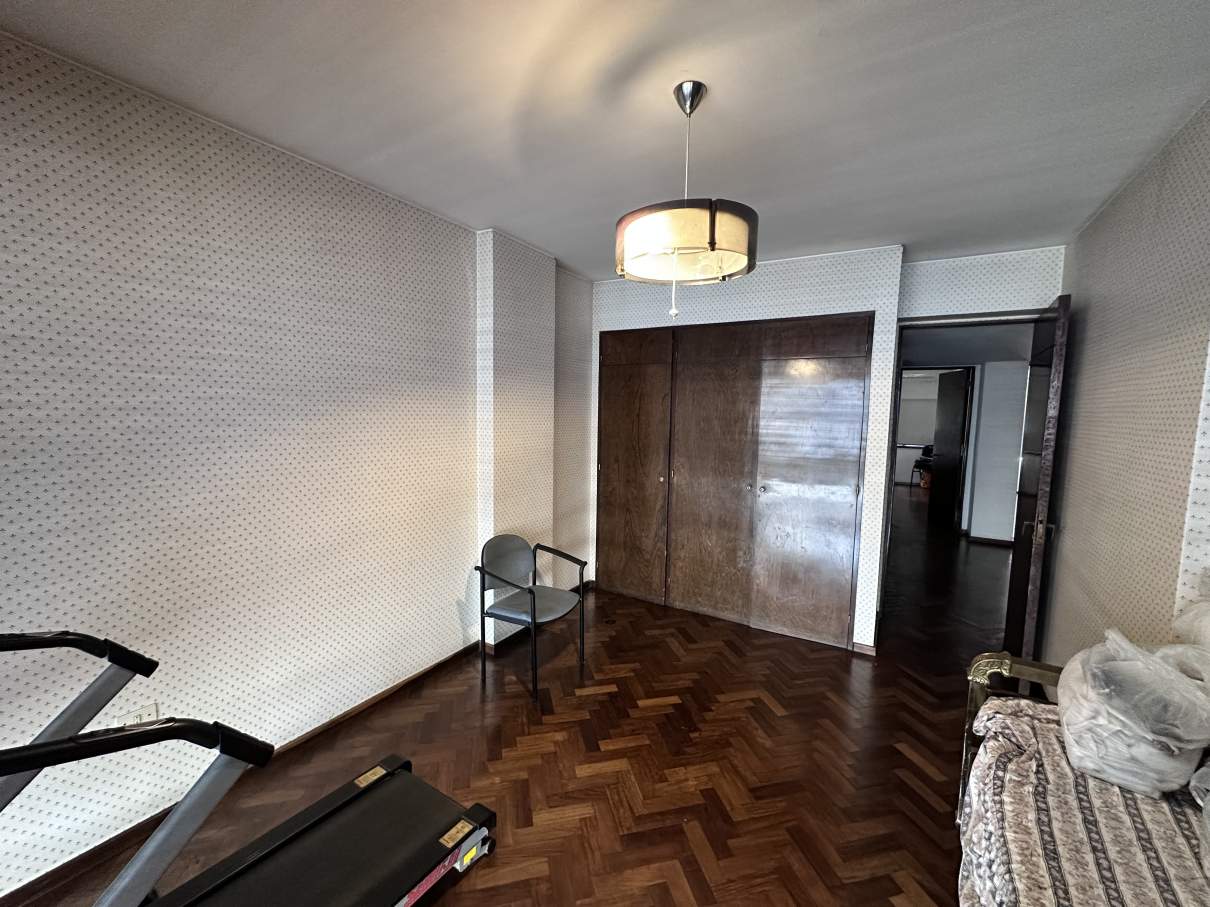 Departamento de 4 dormitorios en venta en el Centro - Av. Colón y La Cañada