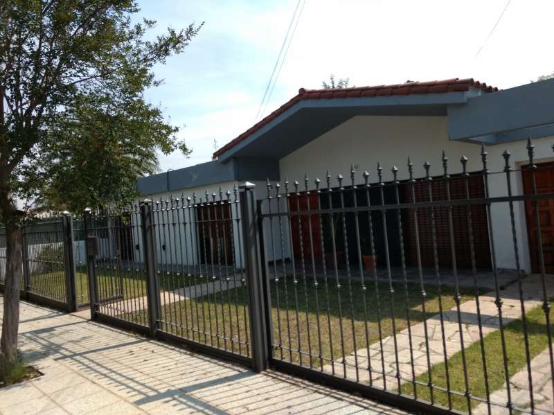 Tu Hogar Ideal en Cerro de Las Rozas: Amplia Casa de 3 Dormitorios