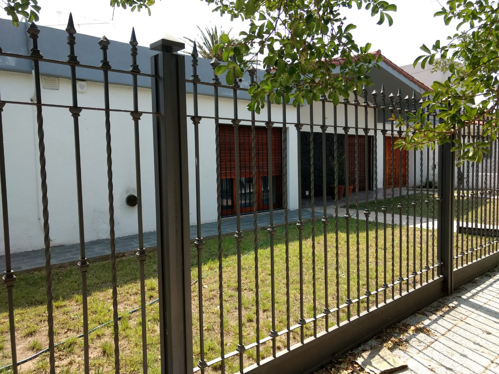 Tu Hogar Ideal en Cerro de Las Rozas: Amplia Casa de 3 Dormitorios