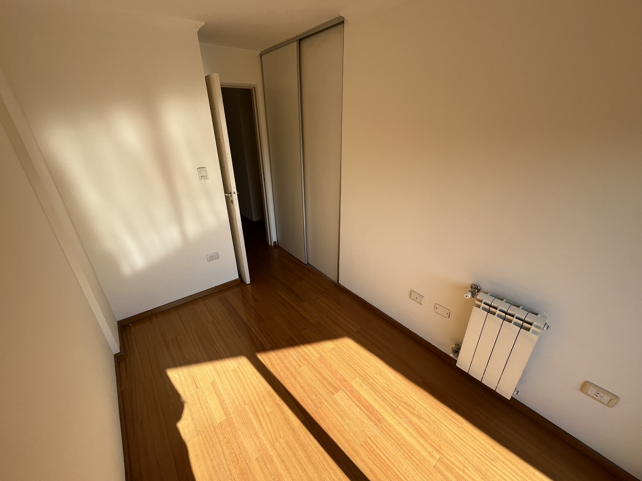 Hermoso dpto 3 dor frente plaza alberdi general paz! venta
