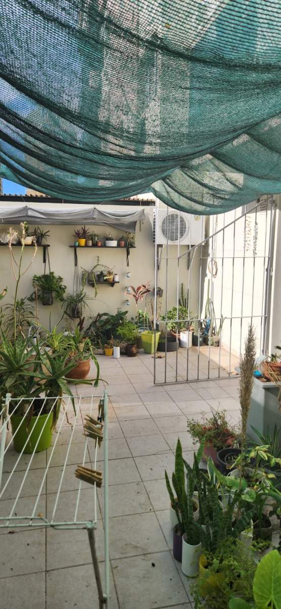 ALQUILER DE DEPARTAMENTO 2 dormitorios, cochera y patio.