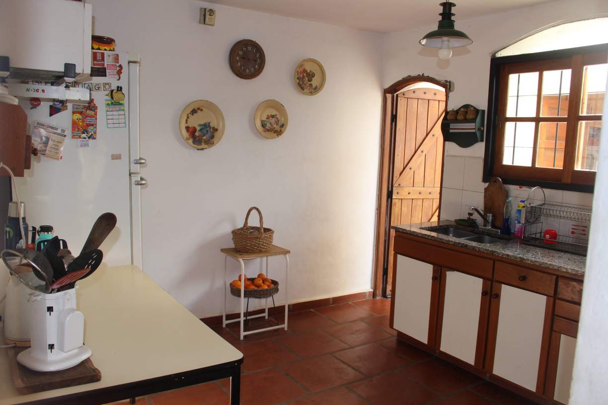 ARGUELLO CASA ESTILO COLONIAL CON PILETA.