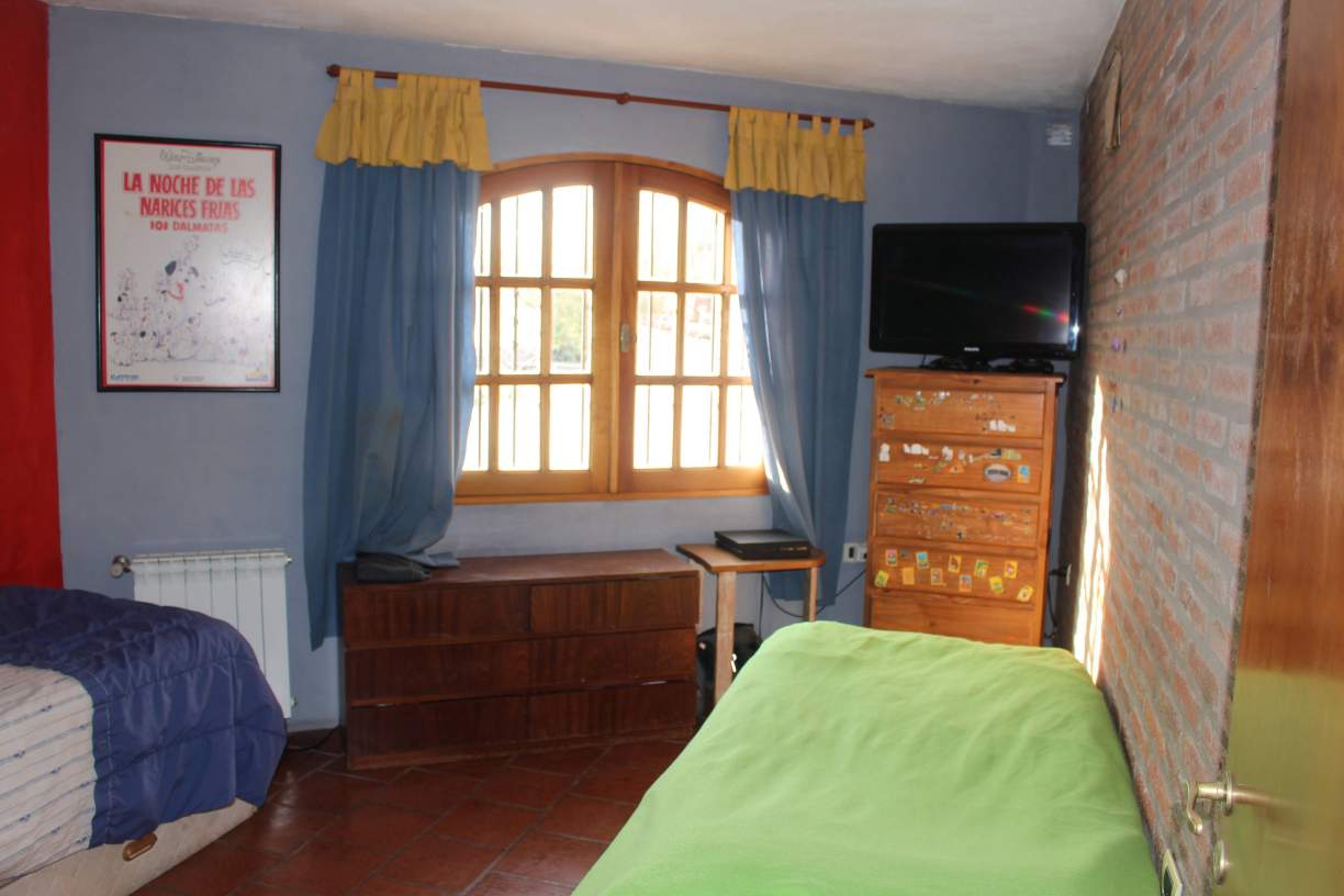 ARGUELLO CASA ESTILO COLONIAL CON PILETA.