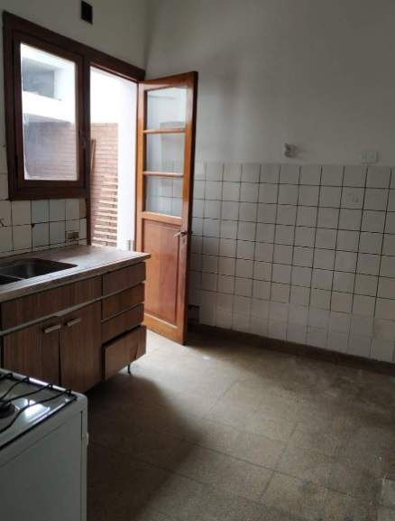 Casa 3 dorm. Ferroviario Mitre. Venta.