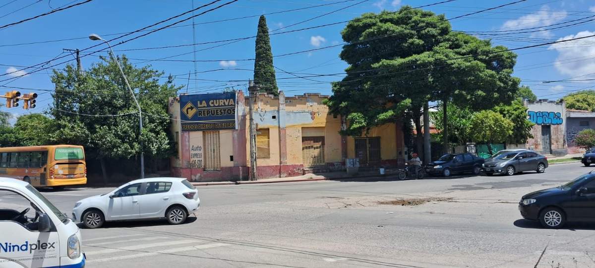 CASA EN VENTA - DONATO ALVAREZ ARGUELLO