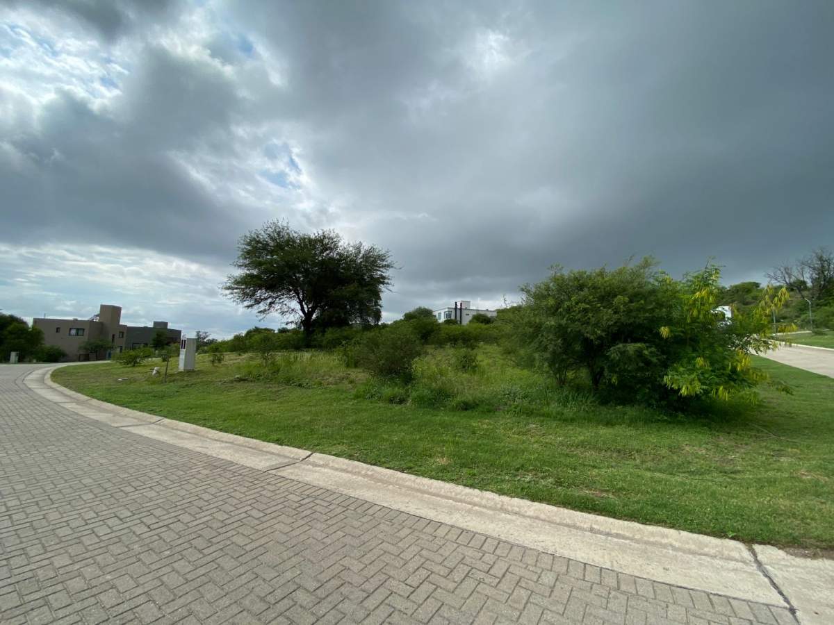 LOTE EN VENTA - COLINAS DE LA DESEADA - LA CALERA