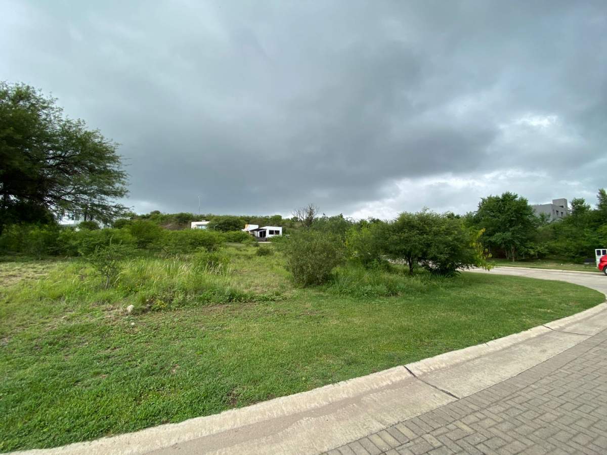 LOTE EN VENTA - COLINAS DE LA DESEADA - LA CALERA