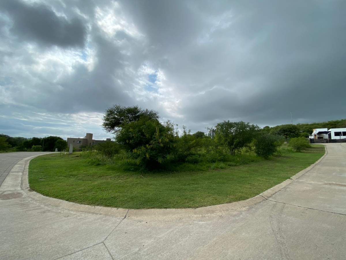 LOTE EN VENTA - COLINAS DE LA DESEADA - LA CALERA
