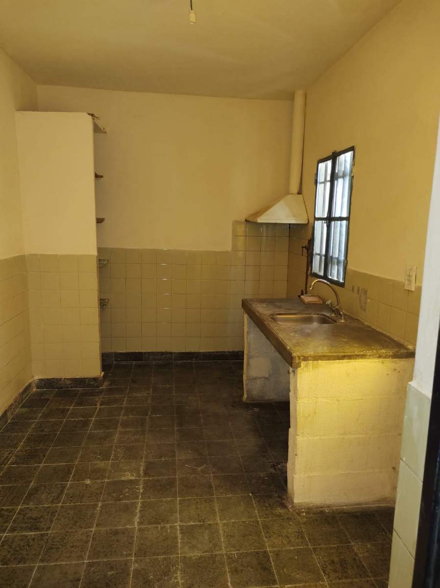 CASA EN VENTA B AVELLANEDA