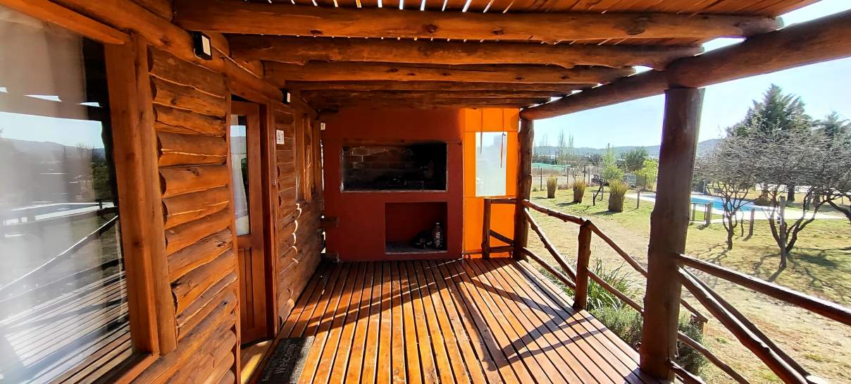 COMPLEJO DE CABAÑAS EN POTRERO DE GARAY
