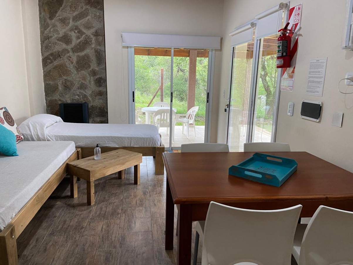 COMPLEJO TURÍSTICO  DE 4 CABAÑAS EN ZONA MATE DE LUNA.-S.MÓNICA.