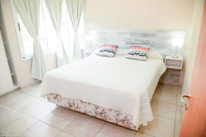 COMPLEJO TURÍSTICO  DE 4 CABAÑAS EN ZONA MATE DE LUNA.-S.MÓNICA.