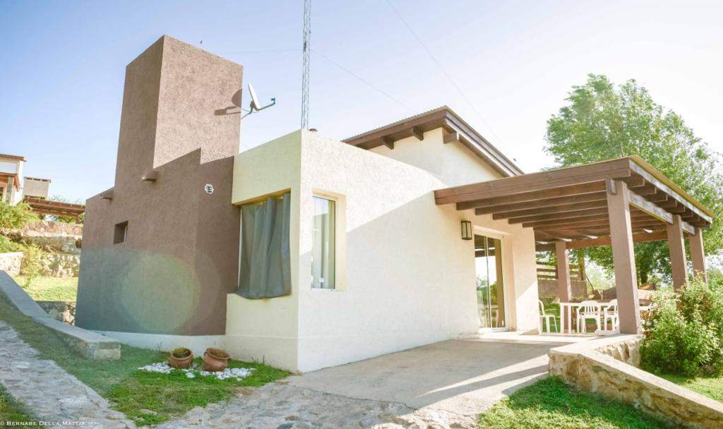 COMPLEJO TURÍSTICO  DE 4 CABAÑAS EN ZONA MATE DE LUNA.-S.MÓNICA.