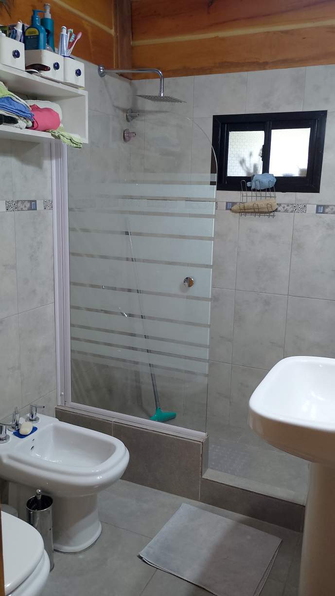 CABAÑA EN VENTA DE 4 AMB EN SANTA MÓNICA. STA.ROSA DE CALAMUCHITA