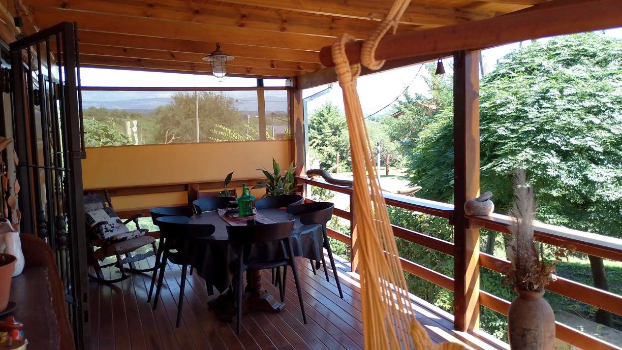 CABAÑA EN VENTA DE 4 AMB EN SANTA MÓNICA. STA.ROSA DE CALAMUCHITA