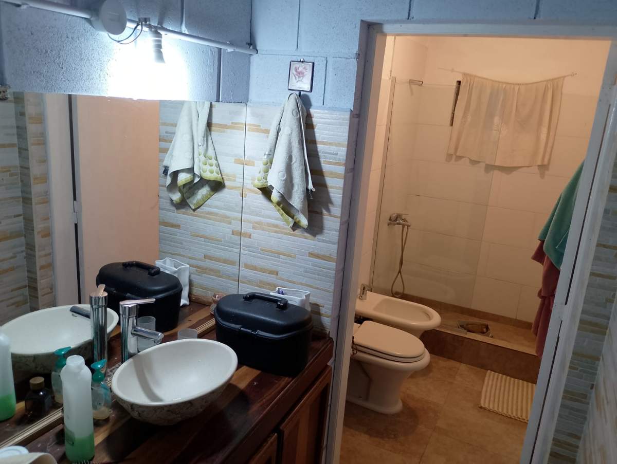 CASA EN VENTA  RETASADA EN SANTA MÓNICA.B SANTA TERESITA 4 AMB.  DEPENDENCIA Y PILETA