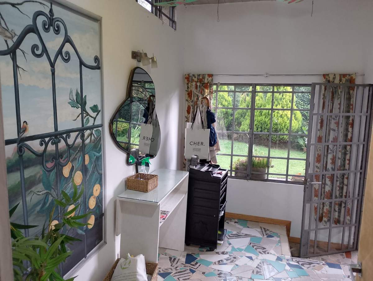 CASA EN VENTA  RETASADA EN SANTA MÓNICA.B SANTA TERESITA 4 AMB.  DEPENDENCIA Y PILETA