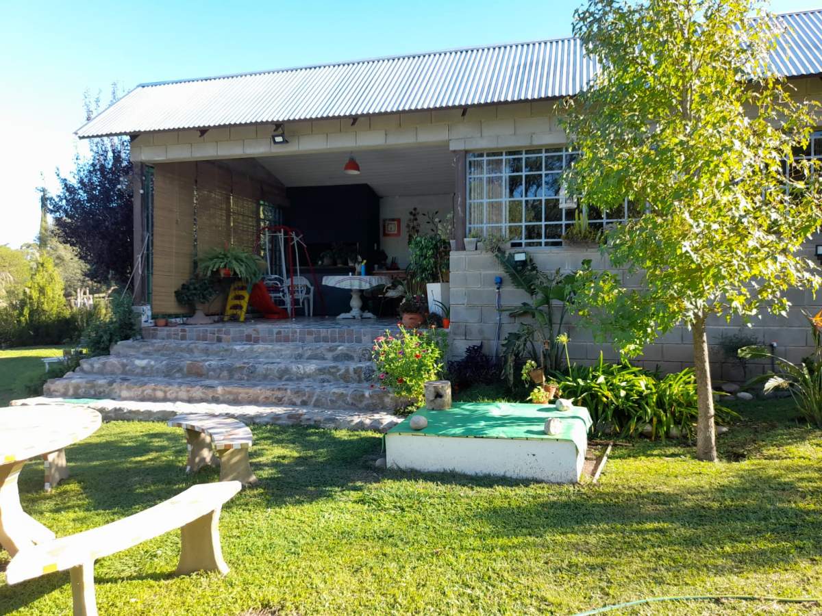 CASA EN VENTA  RETASADA EN SANTA MÓNICA.B SANTA TERESITA 4 AMB.  DEPENDENCIA Y PILETA