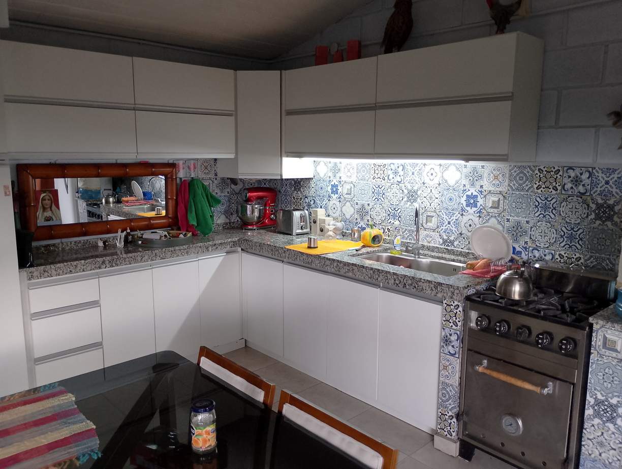 CASA EN VENTA  RETASADA EN SANTA MÓNICA.B SANTA TERESITA 4 AMB.  DEPENDENCIA Y PILETA