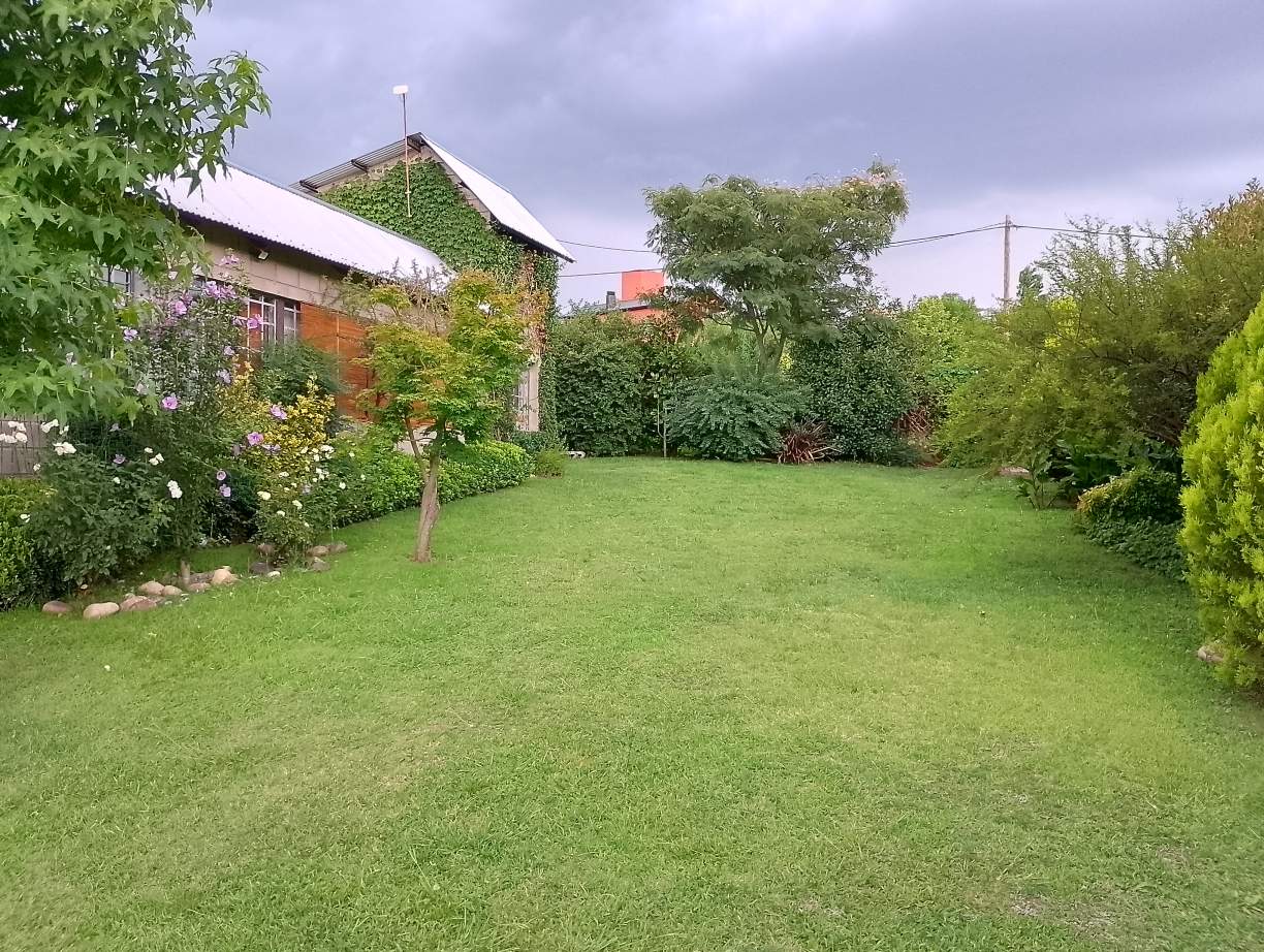 CASA EN VENTA  RETASADA EN SANTA MÓNICA.B SANTA TERESITA 4 AMB.  DEPENDENCIA Y PILETA