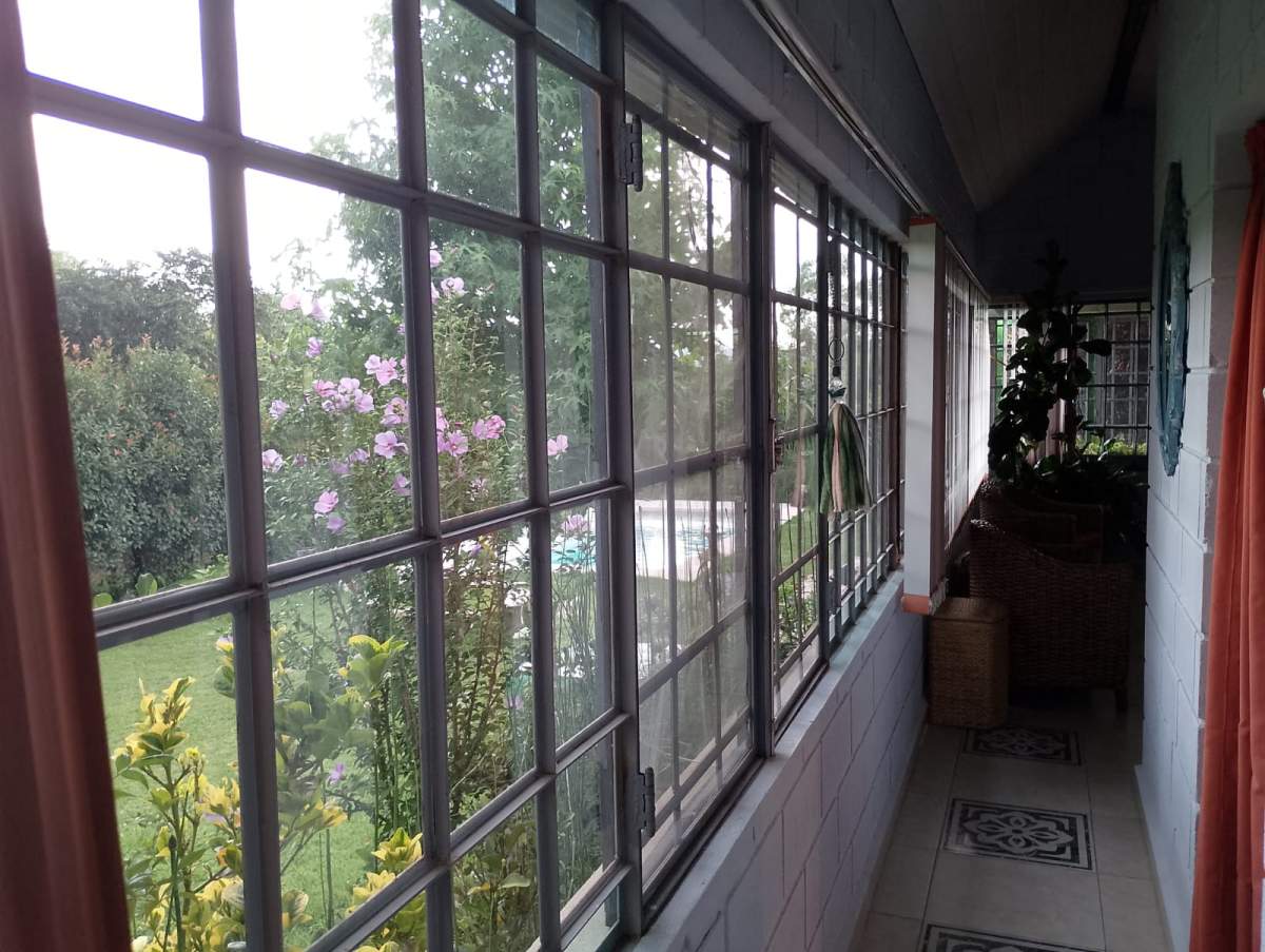 CASA EN VENTA  RETASADA EN SANTA MÓNICA.B SANTA TERESITA 4 AMB.  DEPENDENCIA Y PILETA